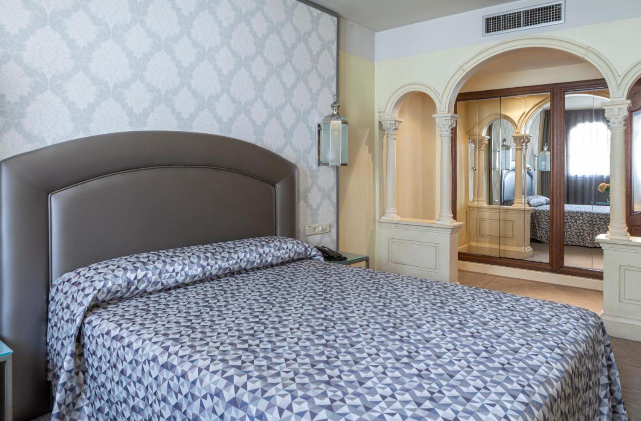 Hotel Macia Alfaros Cordoba Luaran gambar